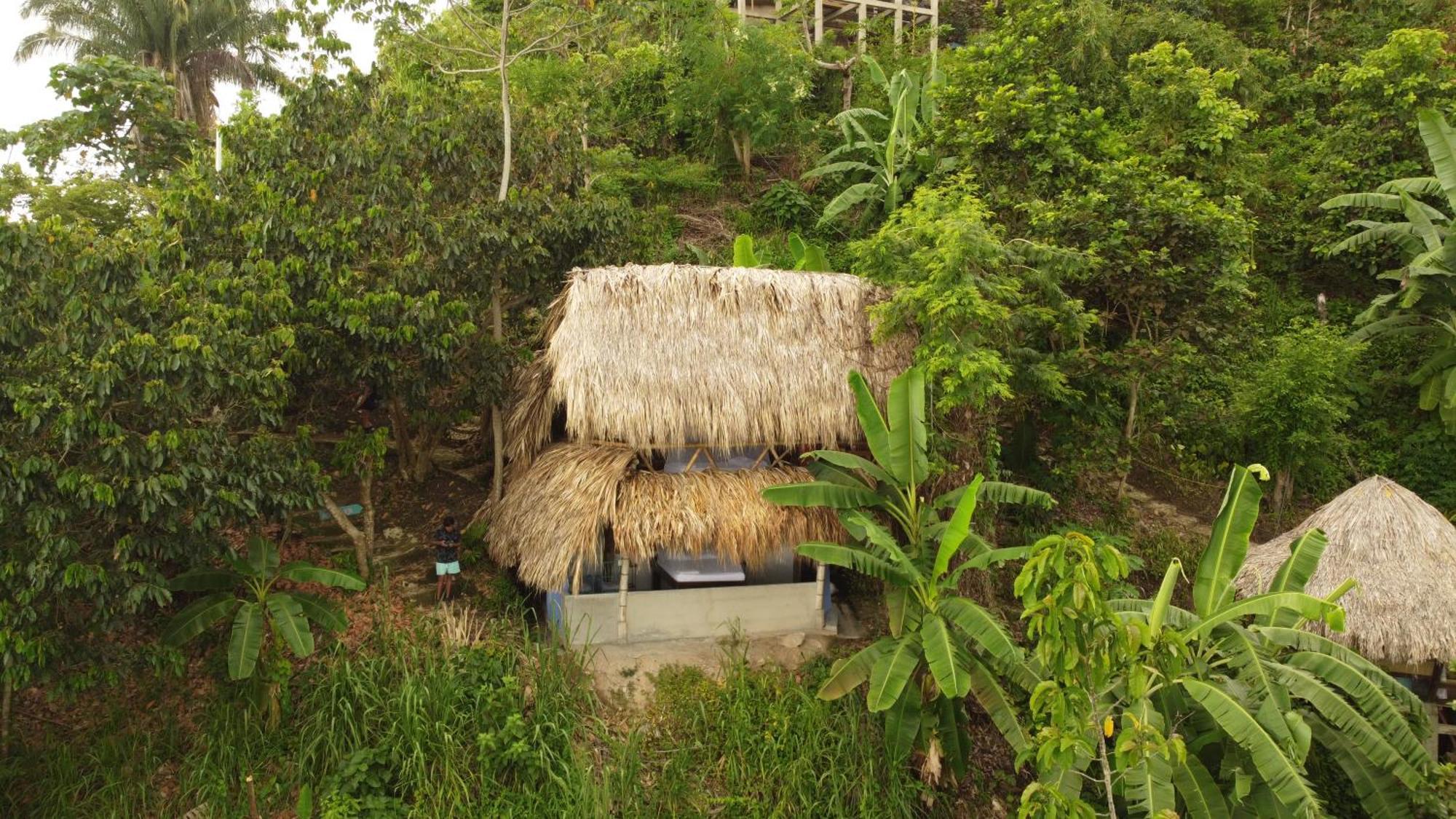 ホテル Puerto Alto ブリタカ エクステリア 写真